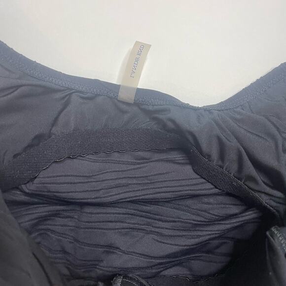 Lands end black textured bath suit top - Picture 4 of 7